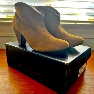 Super cute Steve Madden booties sz 9.5